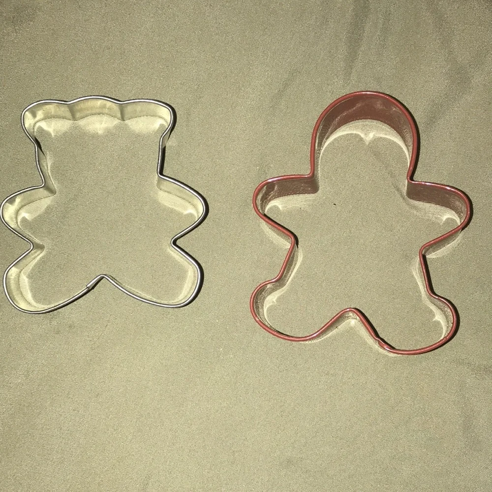 Lot of 4 Metal Sugar Cookie Cutters: Gingerbread Man Men People Teddy Bear